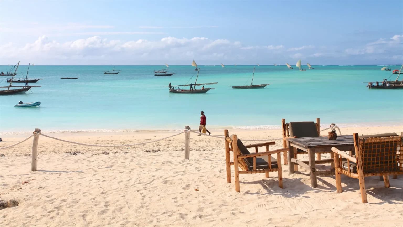 O Que Fazer em Nungwi, Zanzibar: Praia, Farol e Vida Noturna