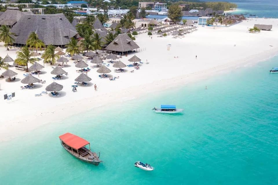 Praia de Kendwa, Zanzibar: Full Moon Party e Vida Noturna à Beira-Mar